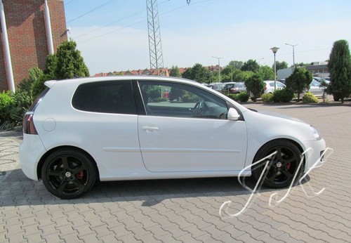Side skirts for golf mk5 - side,