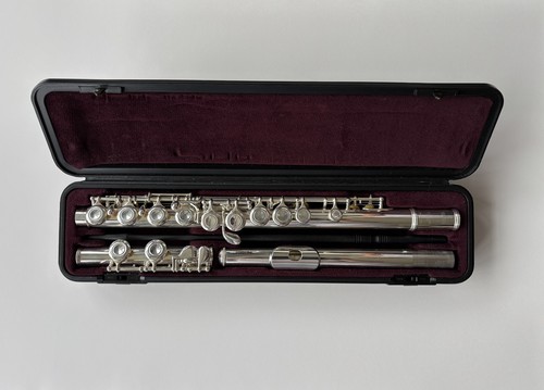 Yamaha yfl211 flute with - yfl211, case