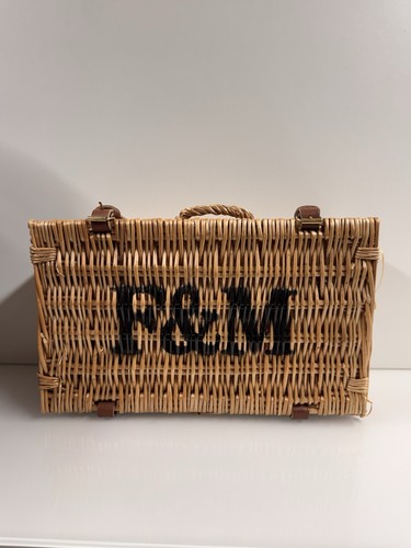 Fortnum mason m - &, &