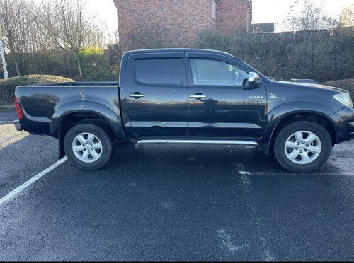 Toyota hilux invincible d4d - toyota,