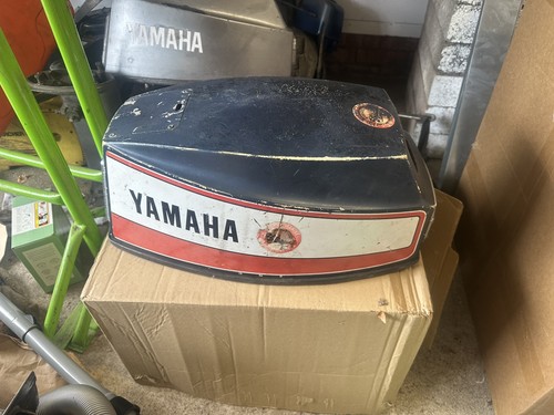 Yamaha 28hp outboard cowling - ,
