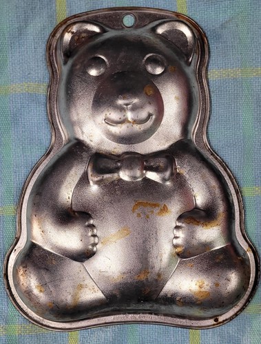 Wilton vintage teddy bear cake - teddy,