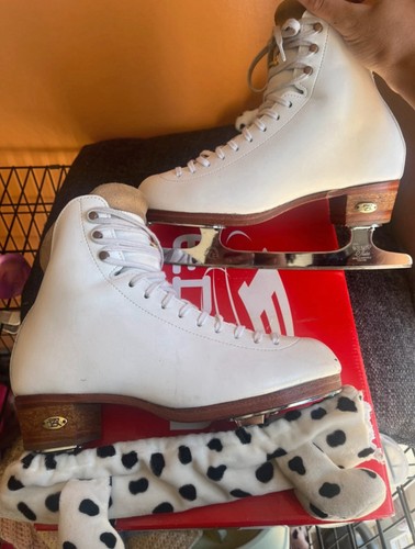 Riedell ice skates - ice,