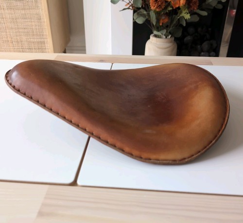 Leather saddle for triumph - leather,