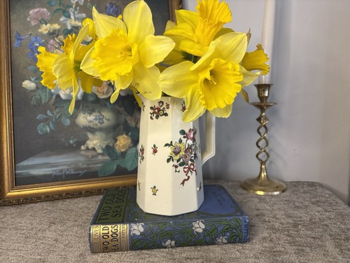 Beautiful vintage royal - vintage,