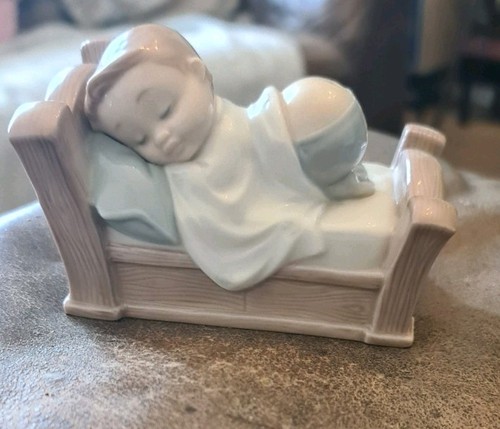 Rare lladro nao snuggle dreams - rare,