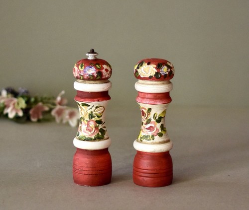 Vintage wooden pepper - wooden, grinder