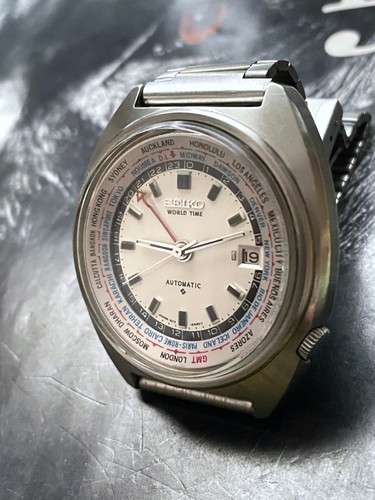 Seiko world time - world,