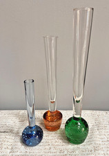 VINTAGE MCM 3 KOSTA BODA GLASS GRADUATED COLOURED CONTROLLED BUBBLE BUD VASES