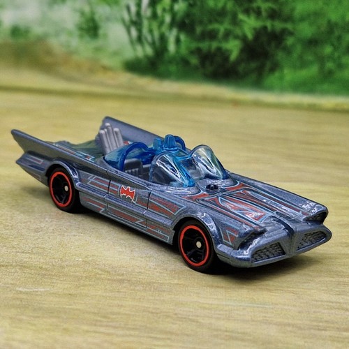 Hot wheels batmobile - hot, diecast