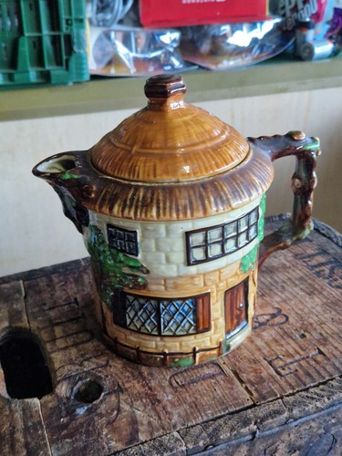 Vintage beswick ware cottage - vintage,
