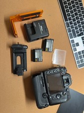 Nikon D7000 DSLR Camera +