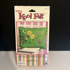 JANLYNN KOOL FELT CREWEL