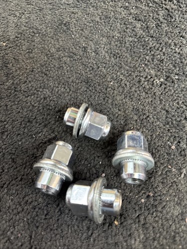 Toyota avensis wheel - wheel, nuts