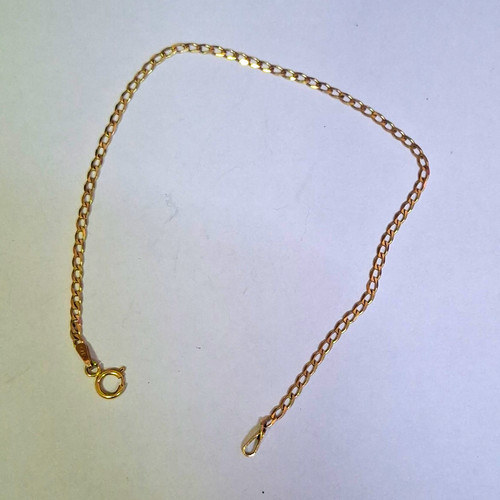 9ct yellow gold curb link - yellow,