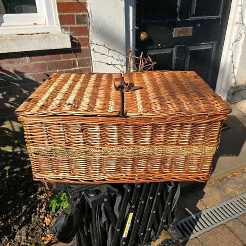 Vintage wicker picnic - , storage