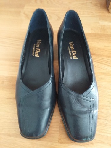 Van dal falkirk - van, ladies