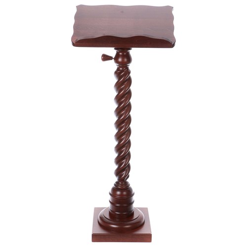 Wood lectern with torchon