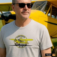 AeroArt - Classic Piper Cub Aircraft Artwork Design T-Shirt