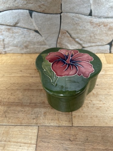 Moorcroft vintage three lobed - vintage, three-lobed
