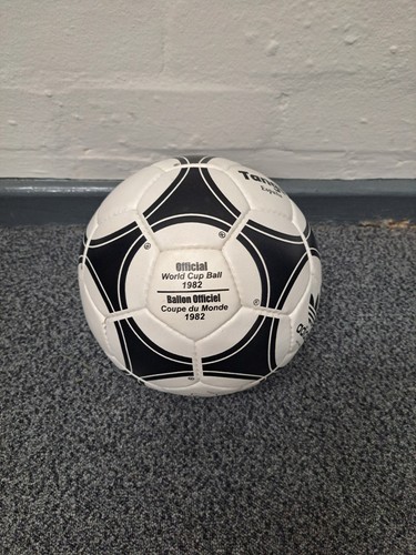 Adidas tango 1982 world cup - tango,