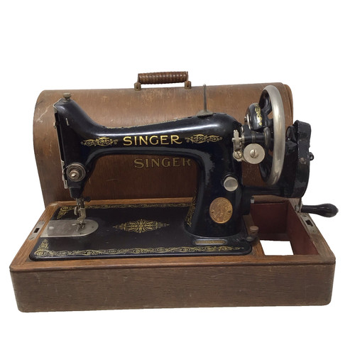 Vintage singer hand - hand, crank