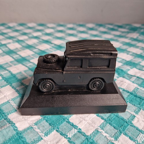 Land rover model car - land,