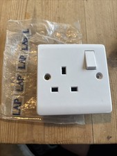 LAP DP Switched Socket White 