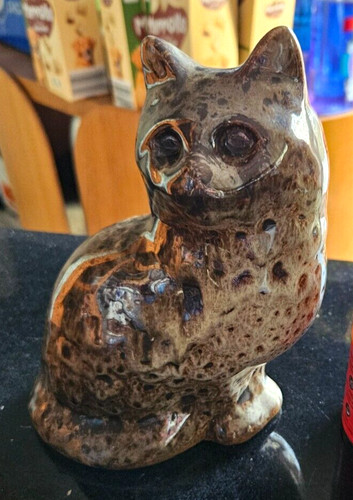 Staffordshire creamware cat - creamware,