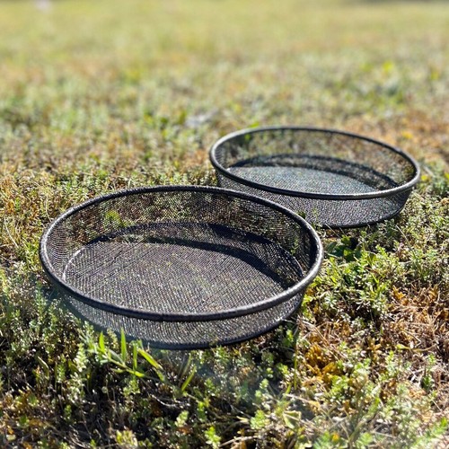 Bird feeding station metal - feeding,