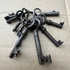 10 Keys Cast Iron Skeleton