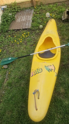 Piranha kayak with paddle - with,
