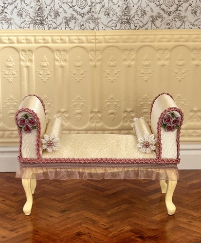 Dolls house scale george - dolls,