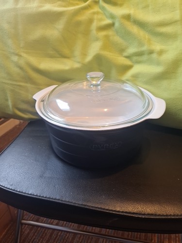 Pyrex casserole dish - pyrex, dark