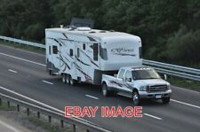 PHOTO  M42 - 5TH WHEEL PICK-UP TRUCK AND TRIAXLE CARAVAN A 5TH WHEEL AMERICAN FO