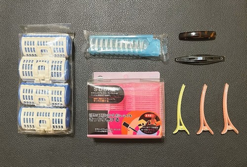 Hair styling set with - with, comb