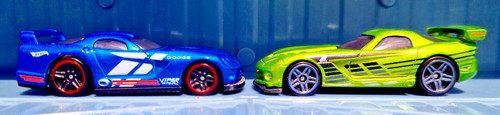 Hot wheels dodge viper gts - hot,