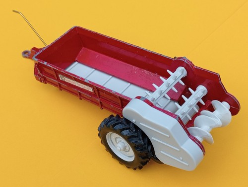 Britains farm toys manure - toys,