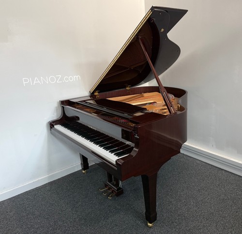 Yamaha baby grand piano - baby,