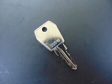 Original Kamei replacement key key 25515 for roof boxes roof box carrier