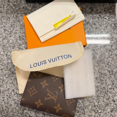 Louis vuitton monogram bifold - vuitton,