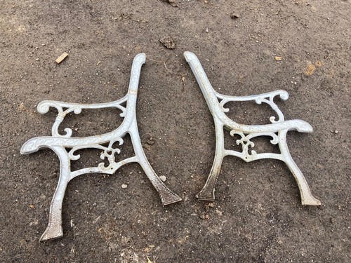 Pair cast iron metal - pair, iron/metal