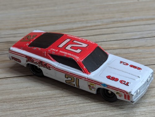 Cale yarborough torino - #21,