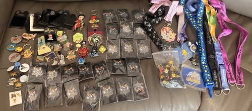 Huge pin lot - lot, disney