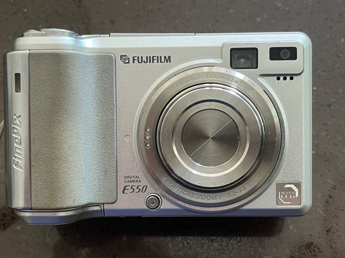Fujifilm finepix e550 digital - fujifilm,
