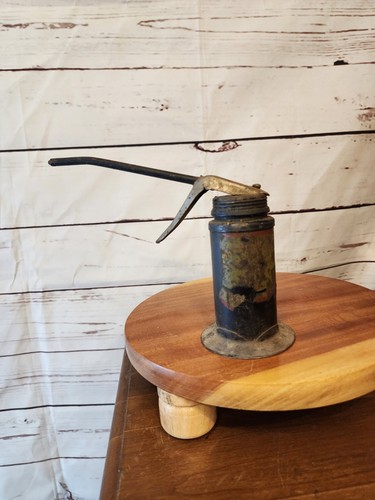 Vintage oil can greaser - can, oiler