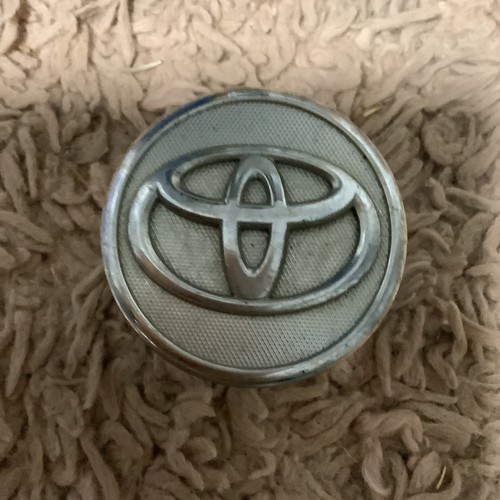 Toyota wheel centre - cap,
