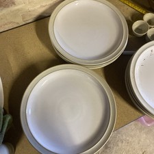 denby linen dinner plates x 2