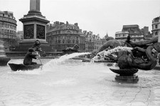 Coracle fishermen London One