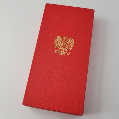 Ww2 polish medal - -, red